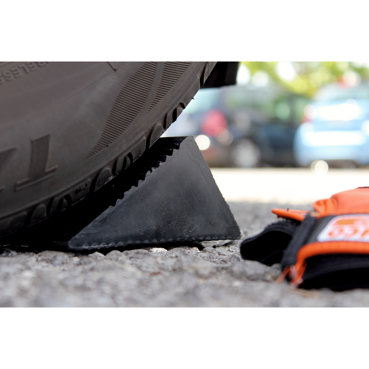 BAHCO BWC1 Wheel Chock for Securing Vehicles up to 4T - Premium Wheel Chock from BAHCO - Shop now at Yew Aik.