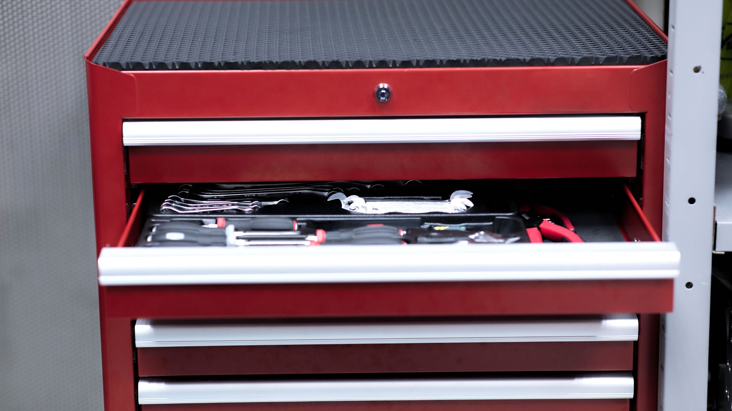 Best Tool Cabinet for DIY: Organize Like a Pro